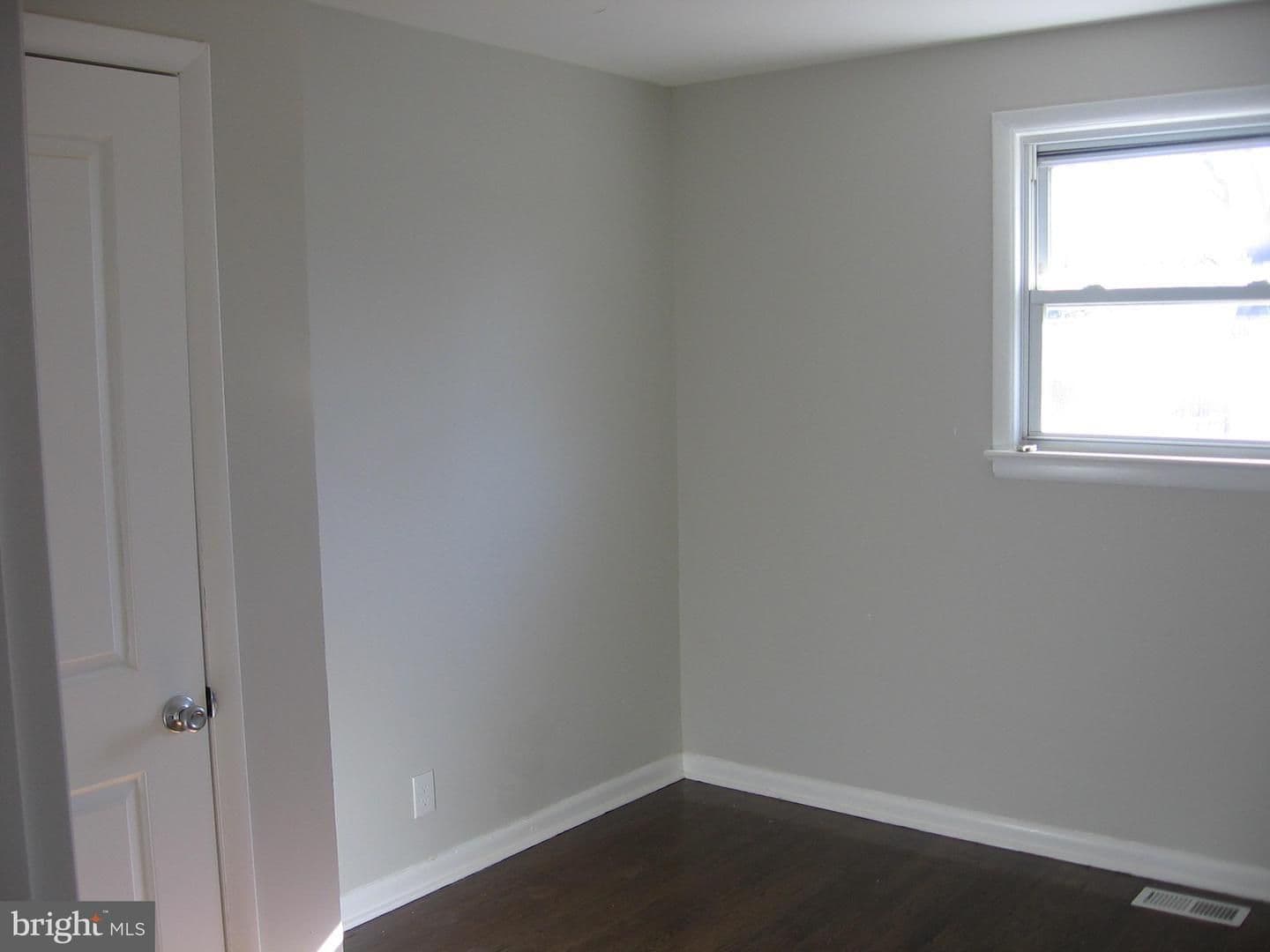 Burlington City House: 7 W 7th St