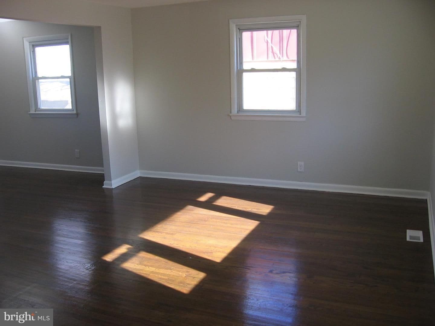 Burlington City House: 7 W 7th St