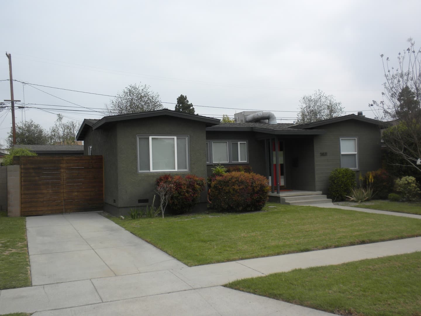 Long Beach House: 5831 E. Lanai Street