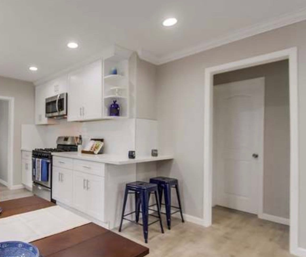 Long Beach Apartment: 1555 Ohio Ave.