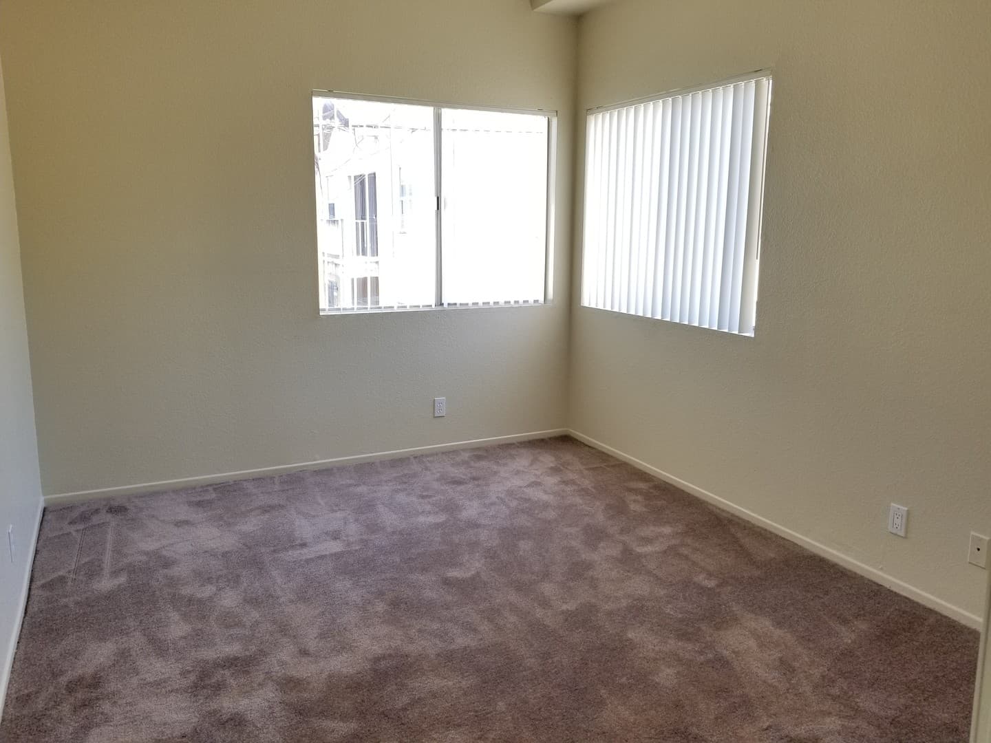 Long Beach Apartment: 800 Rose Avenue