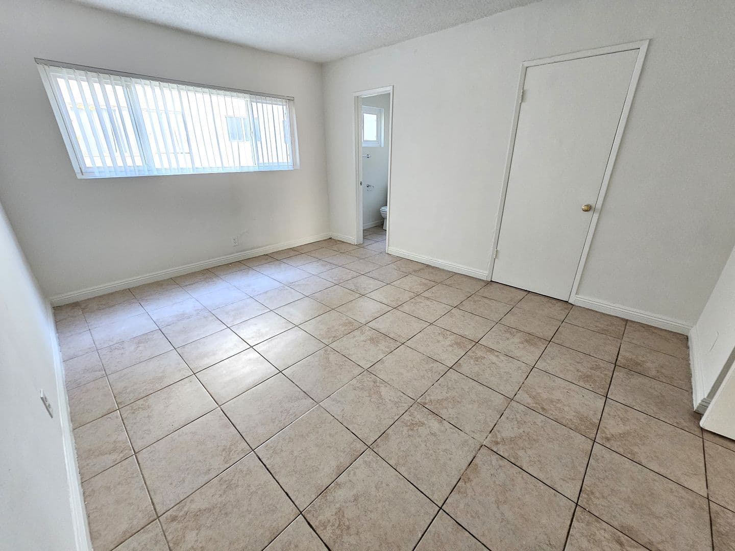 Anaheim Apartment: 1813 W. Sumac Lane