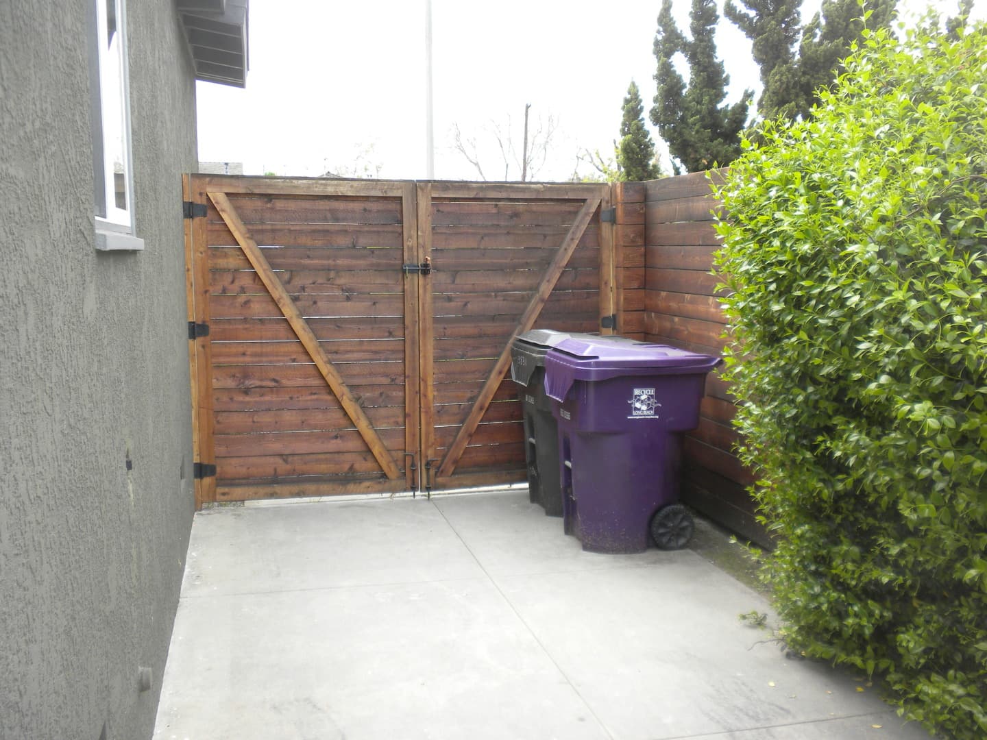 Long Beach House: 5831 E. Lanai Street