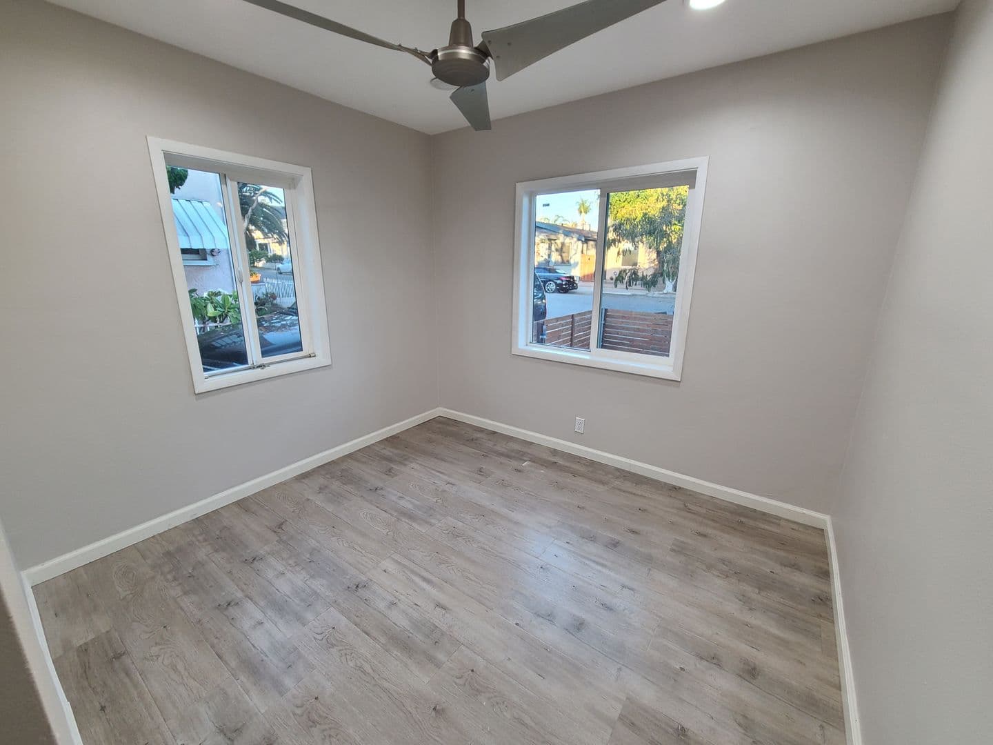 Long Beach Apartment: 1555 Ohio Ave.