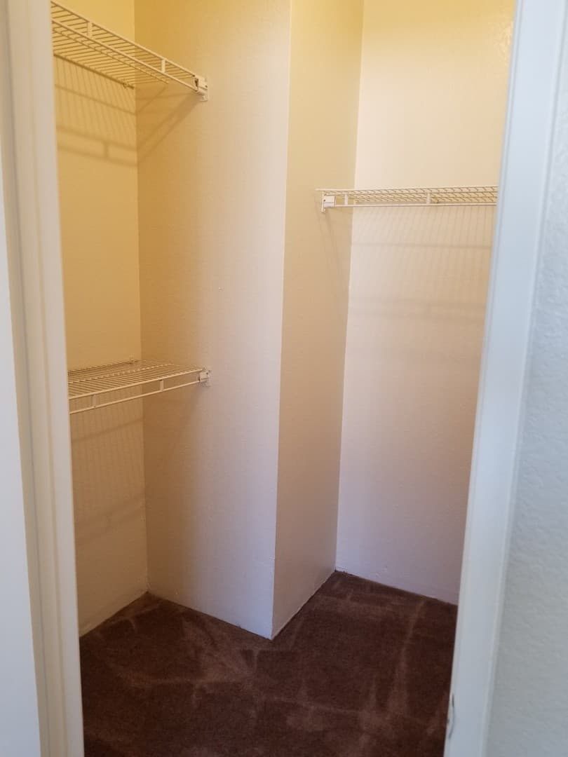 Long Beach Apartment: 800 Rose Avenue