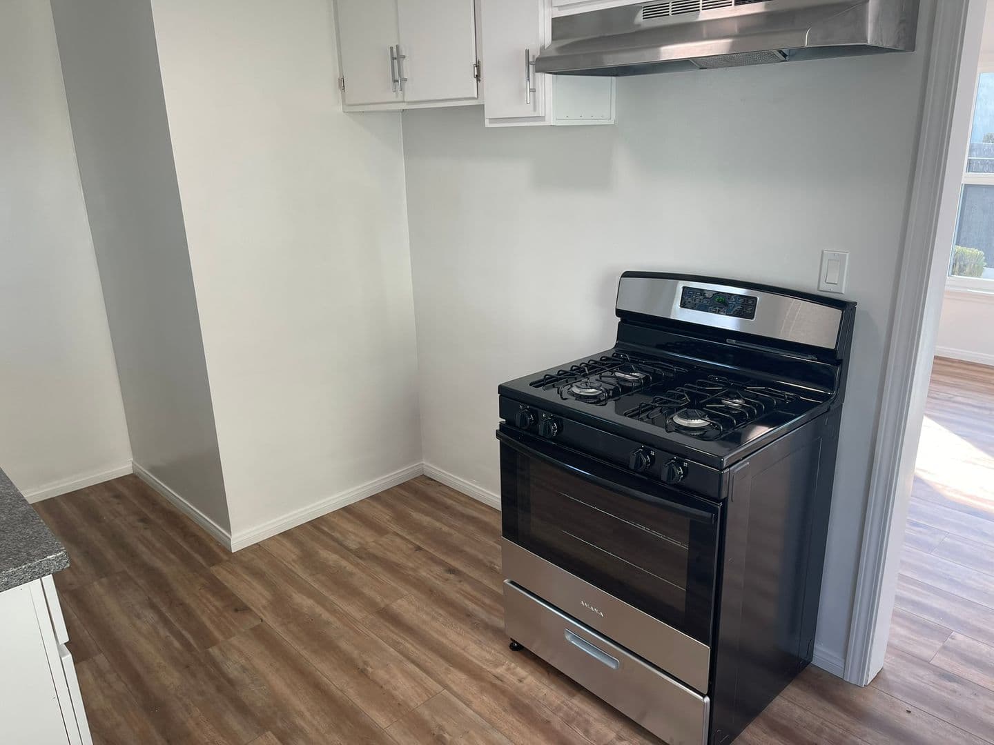 Long Beach Apartment: 5700 Locust