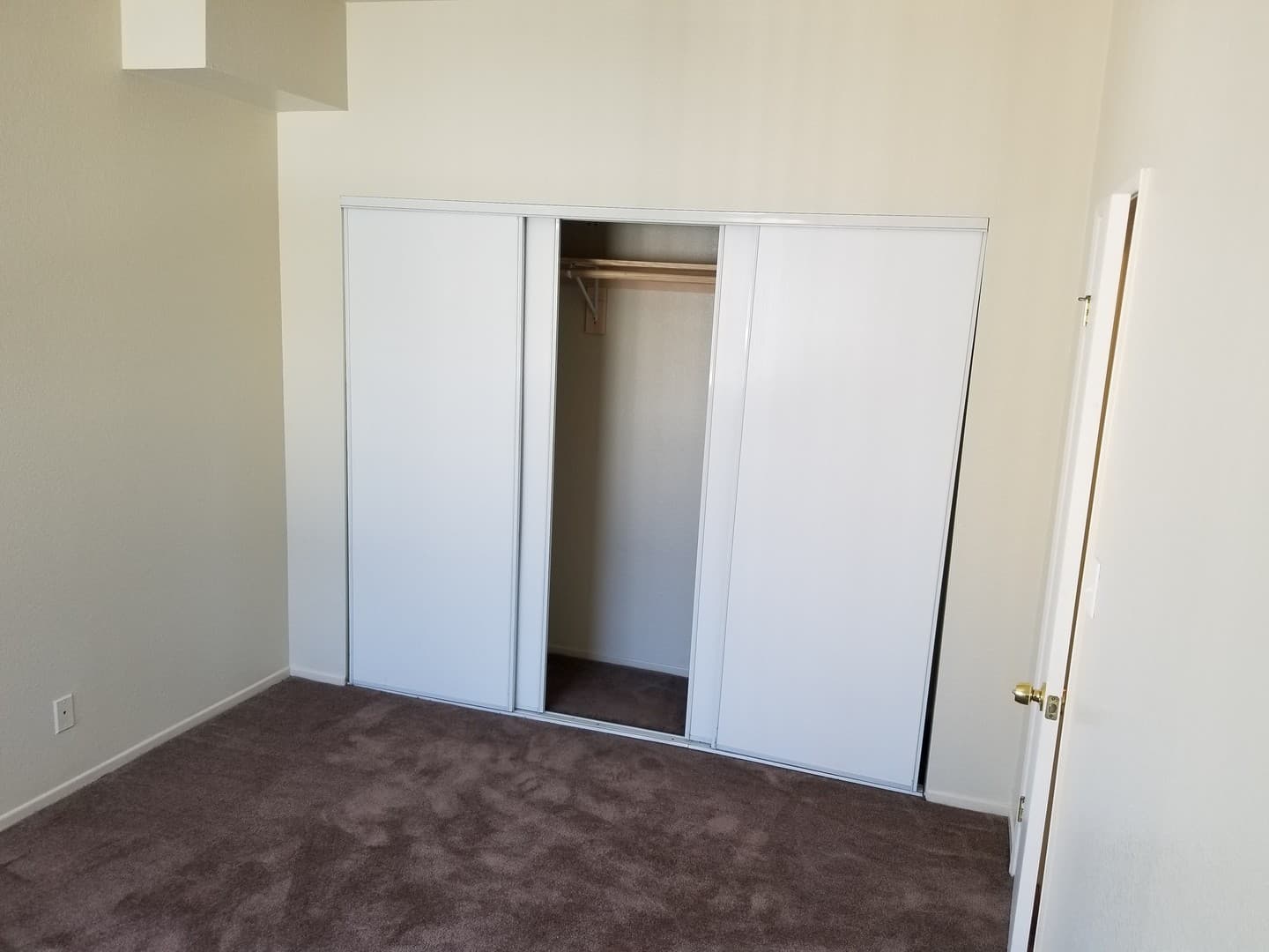 Long Beach Apartment: 800 Rose Avenue