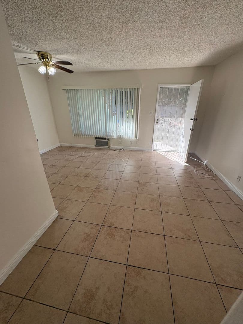 Anaheim Apartment: 1813 W. Sumac Lane