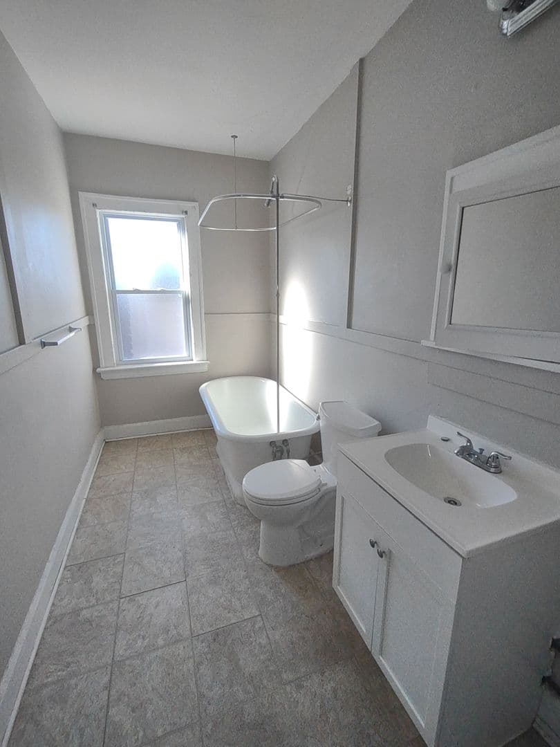 Cleveland Apartment: 9705 Loretta Ave