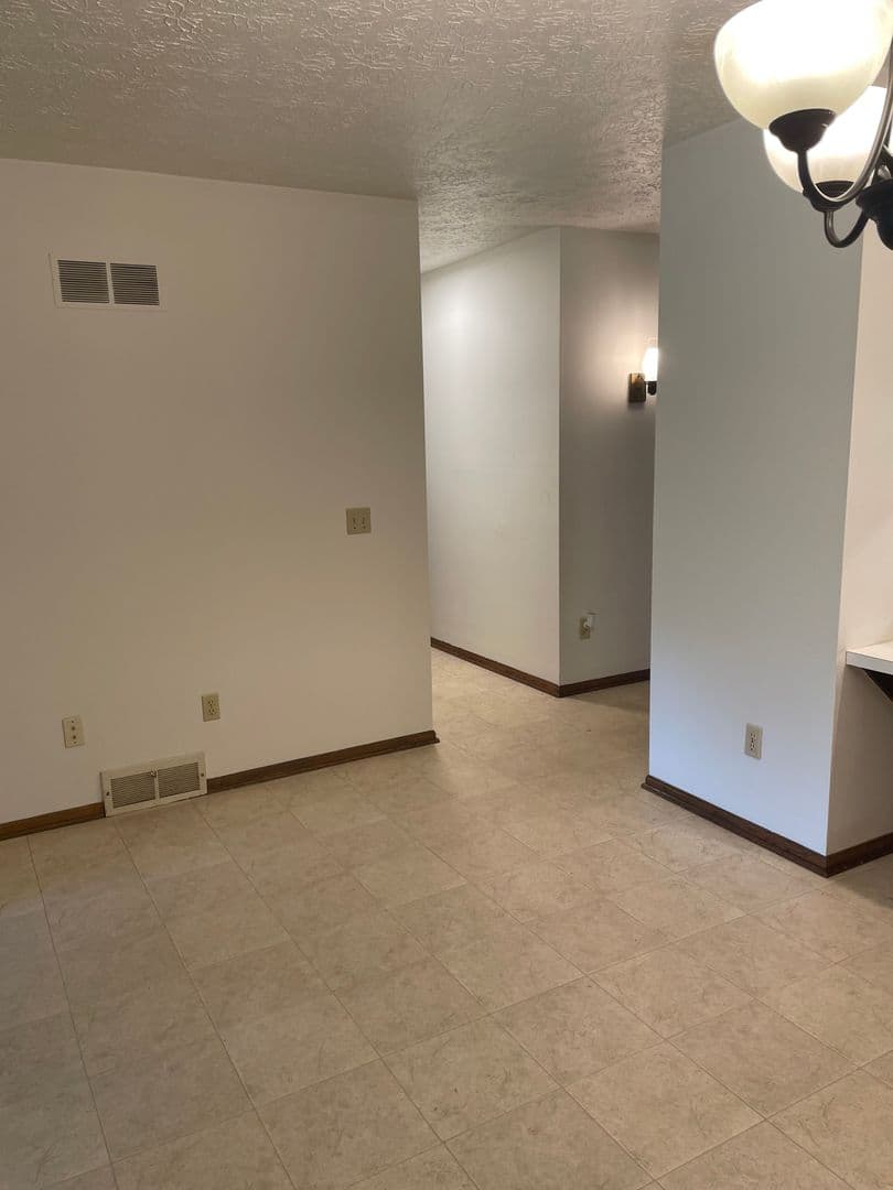 North Canton Apartment: 7514 Peachmont Ave