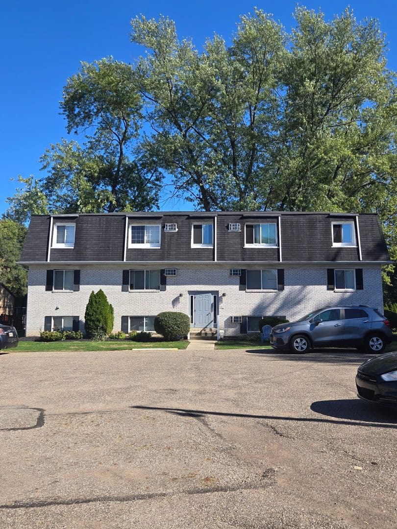 CANTON Apartment: 1800-1818 WHIPPLE AVE NW