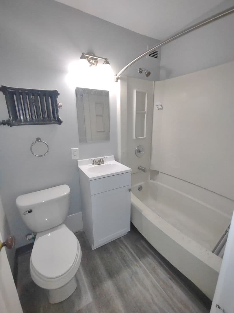 Cleveland Apartment: 3328 Euclid Ave