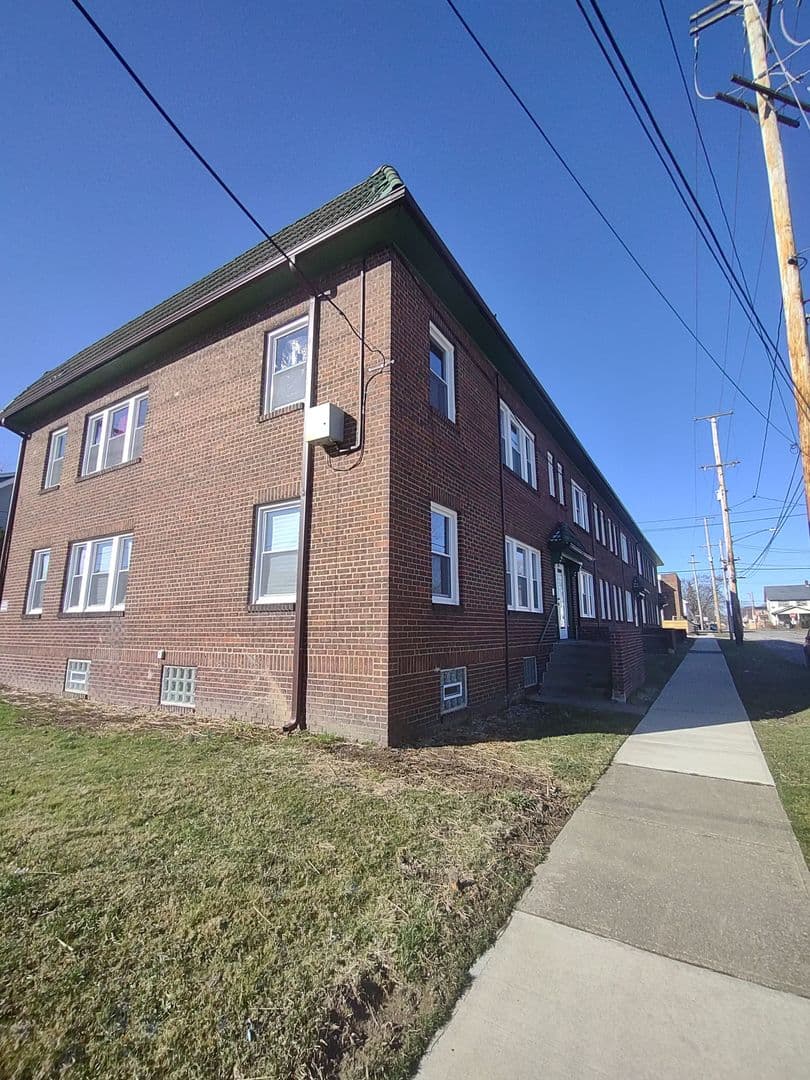 Cleveland Apartment: 9705 Loretta Ave