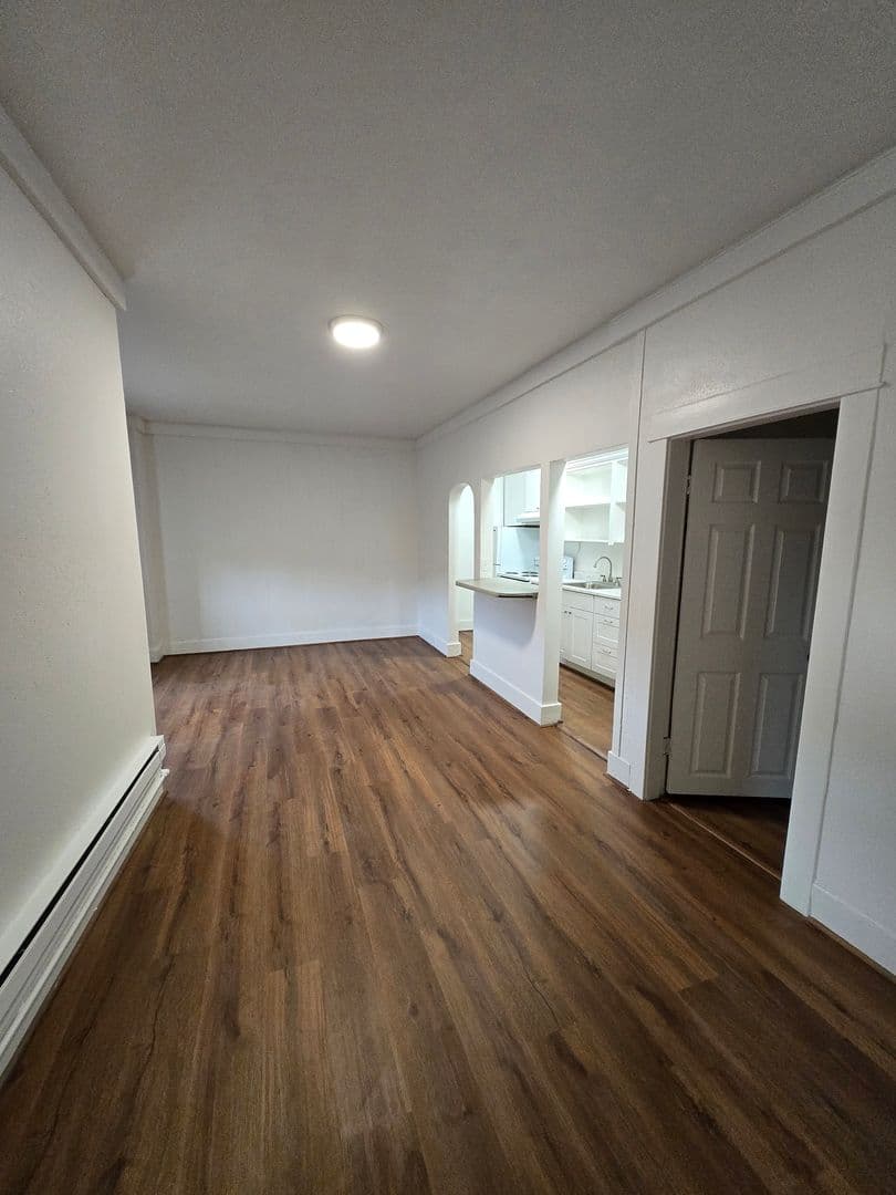 Centralia Apartment: 410 N Tower