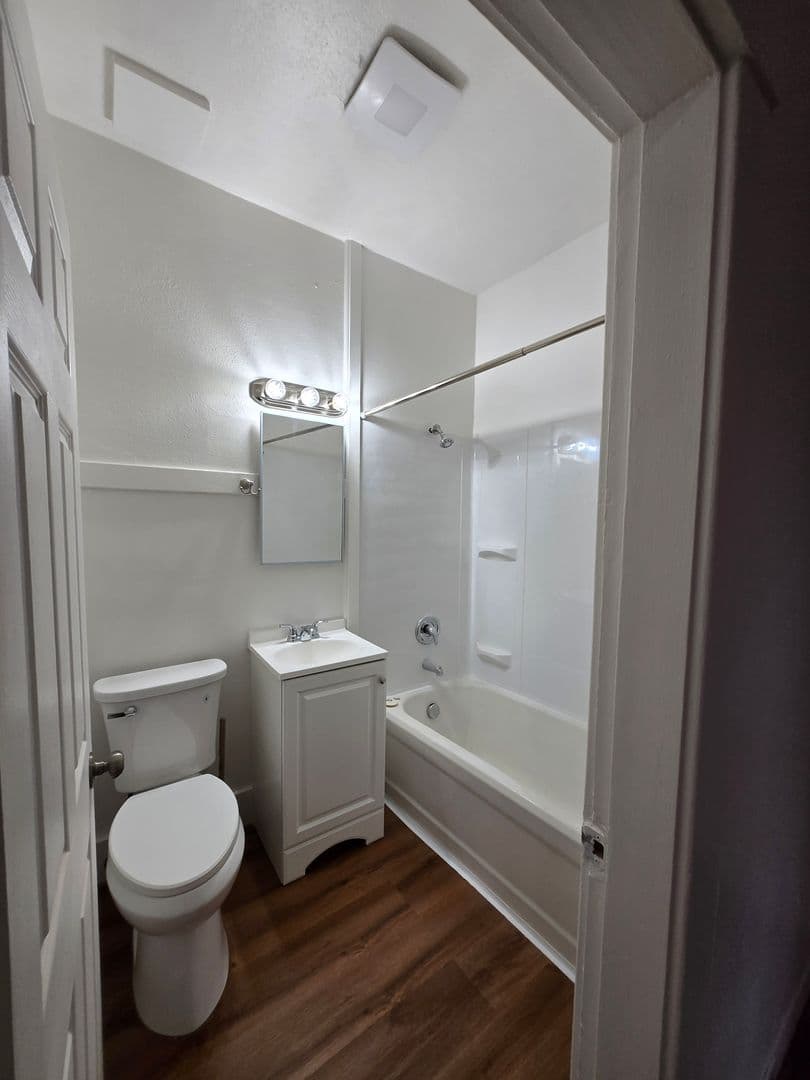 Centralia Apartment: 410 N Tower