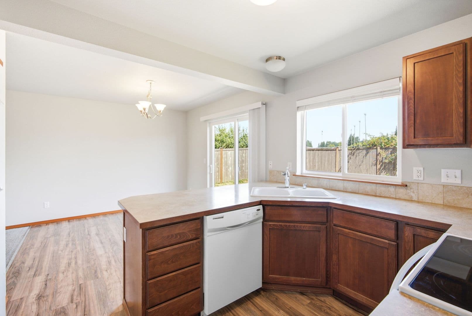 Napavine House: 512 Stadium Ct