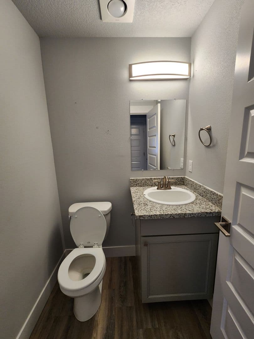 Winlock Multiplex: 205-207 Oak St