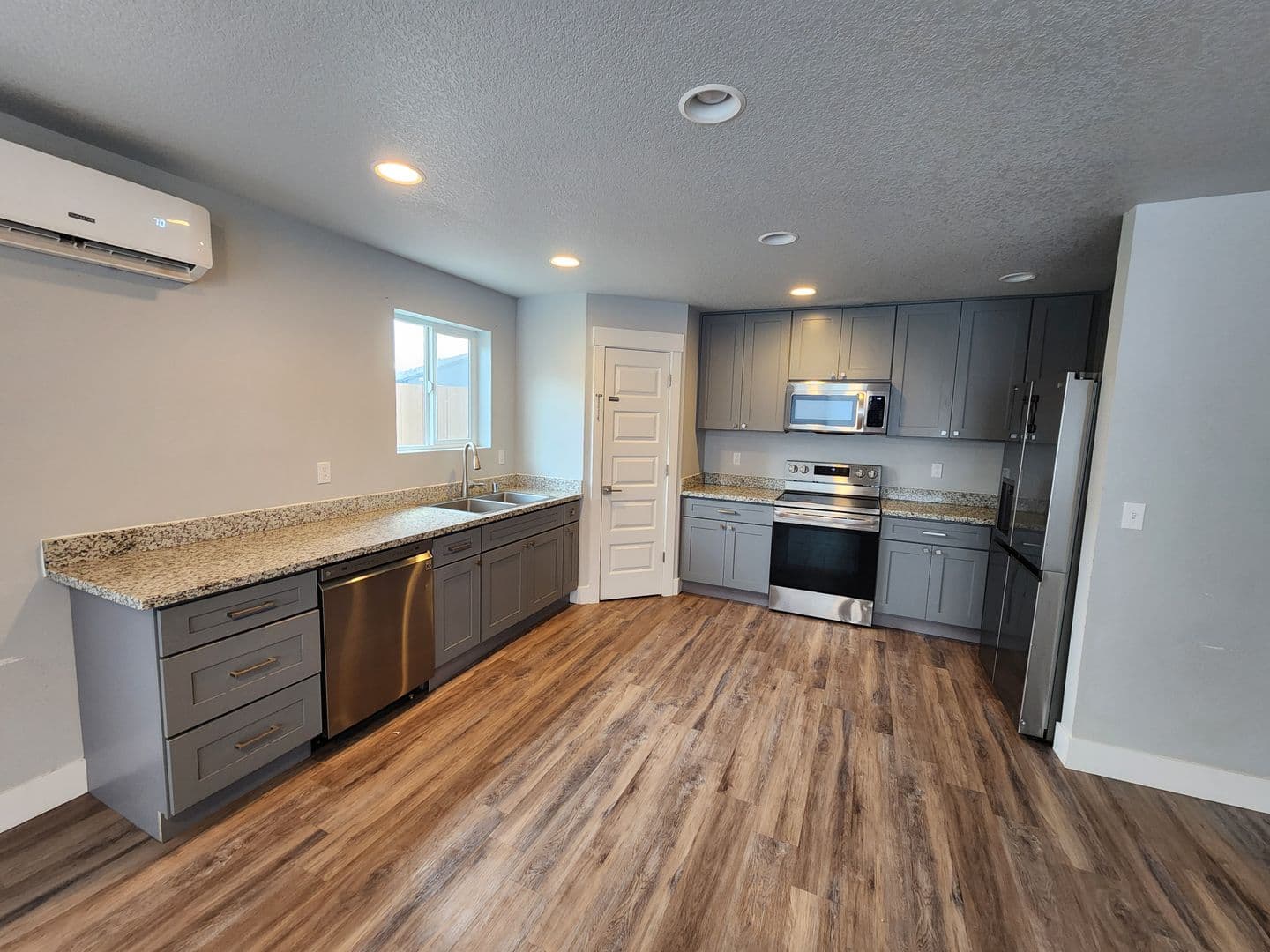 Winlock Multiplex: 205-207 Oak St