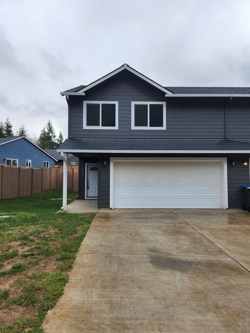 Winlock Multiplex: 205-207 Oak St