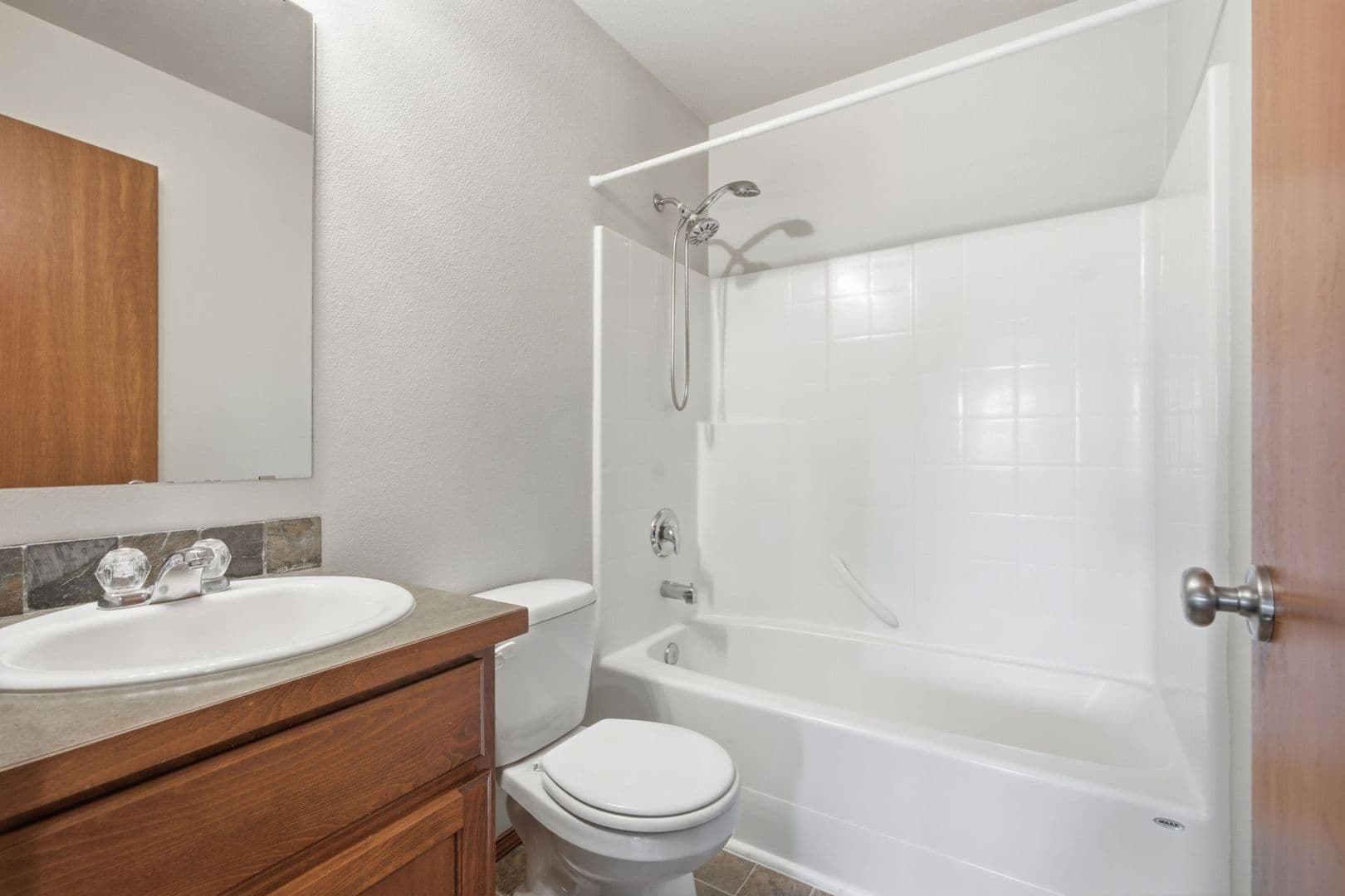 Napavine House: 512 Stadium Ct