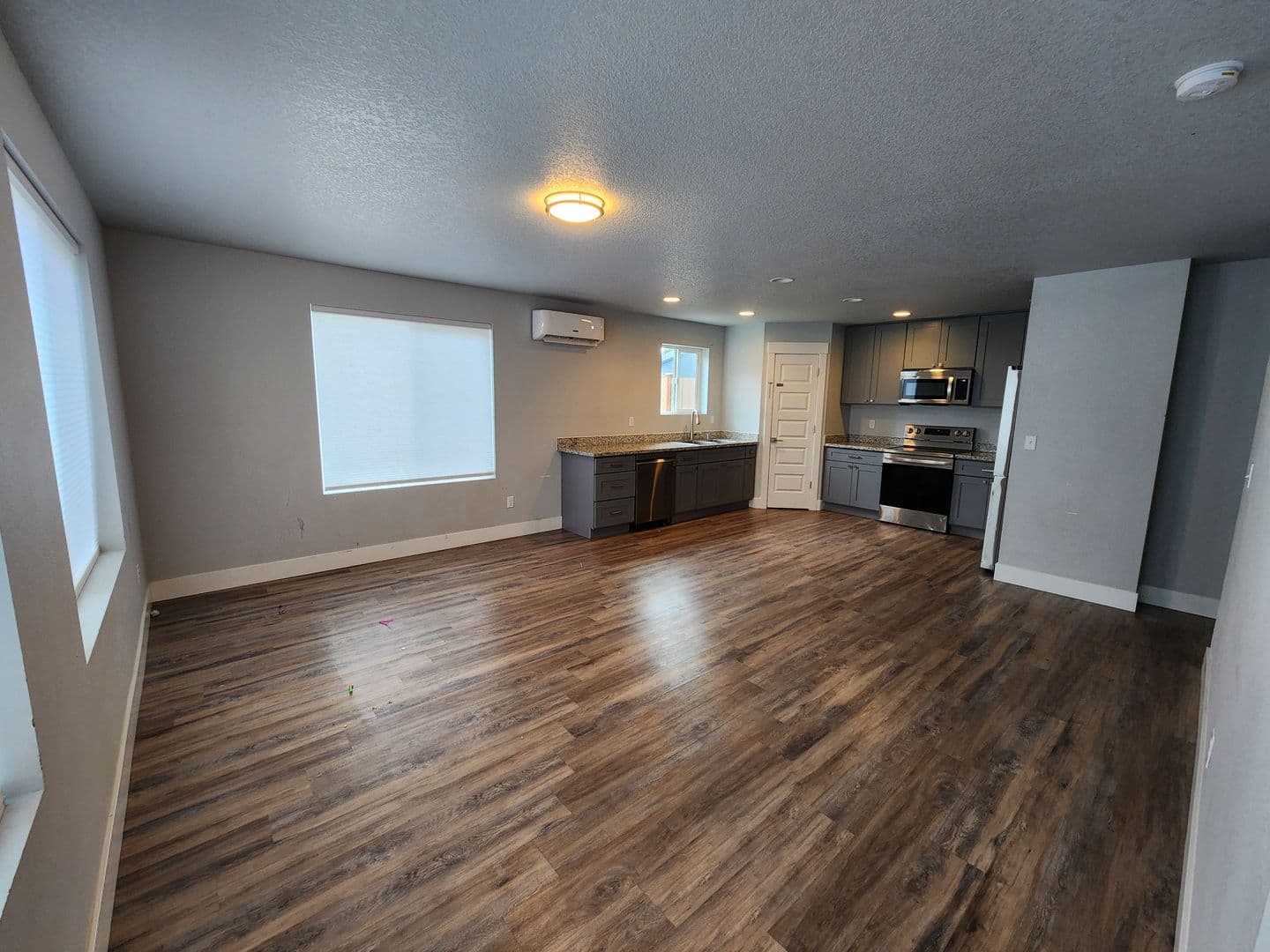 Winlock Multiplex: 205-207 Oak St