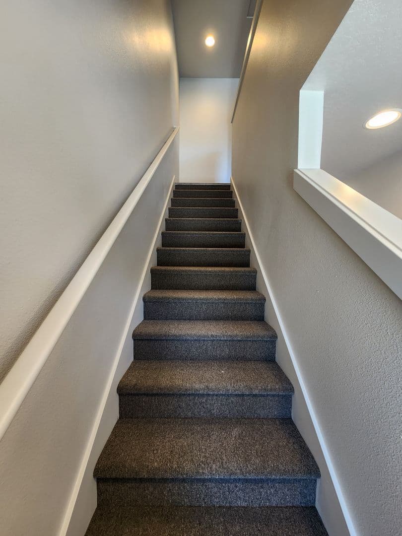 Winlock Townhome: 1005 Peach Rd