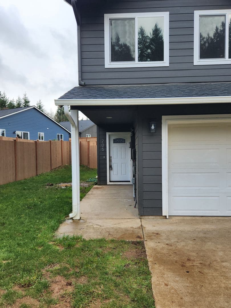 Winlock Multiplex: 205-207 Oak St