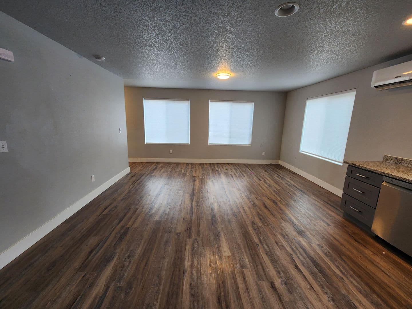 Winlock Multiplex: 205-207 Oak St