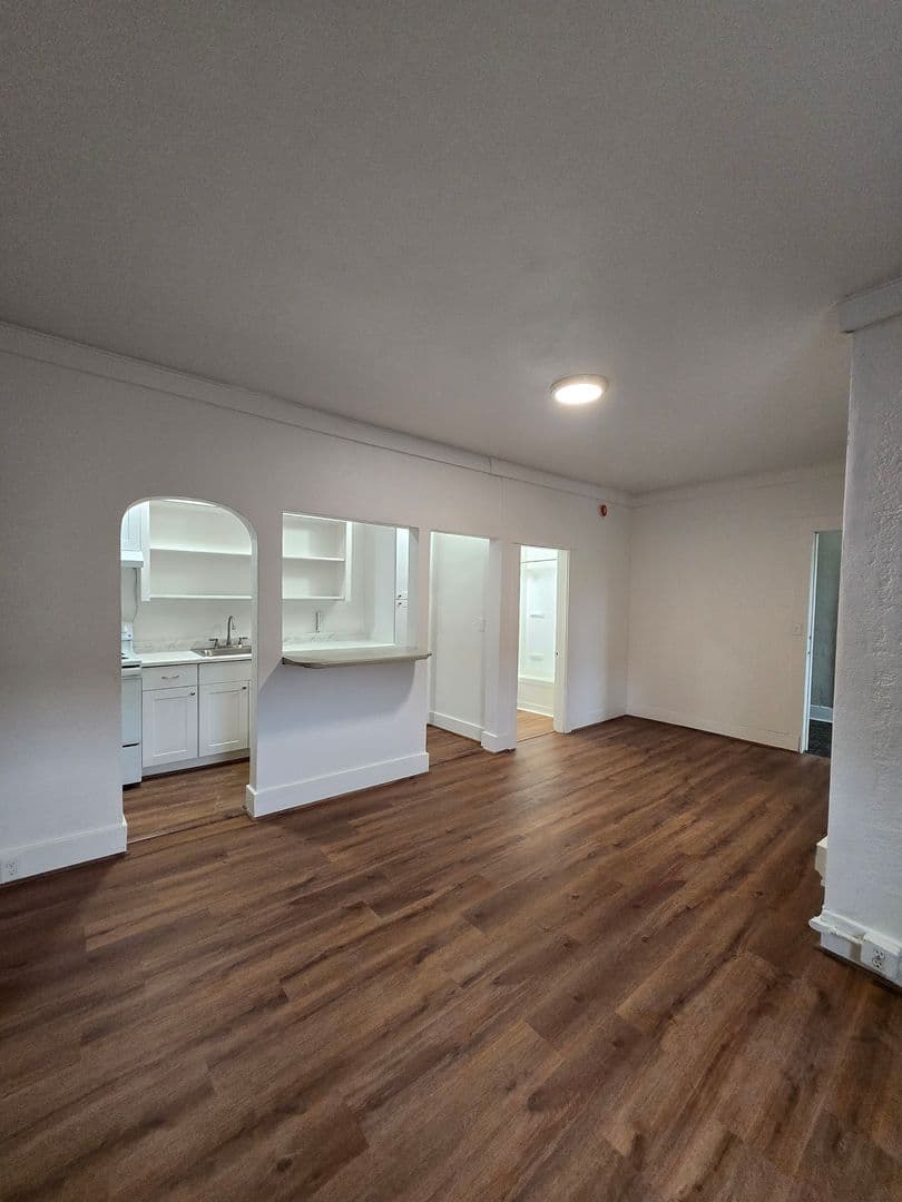 Centralia Apartment: 410 N Tower