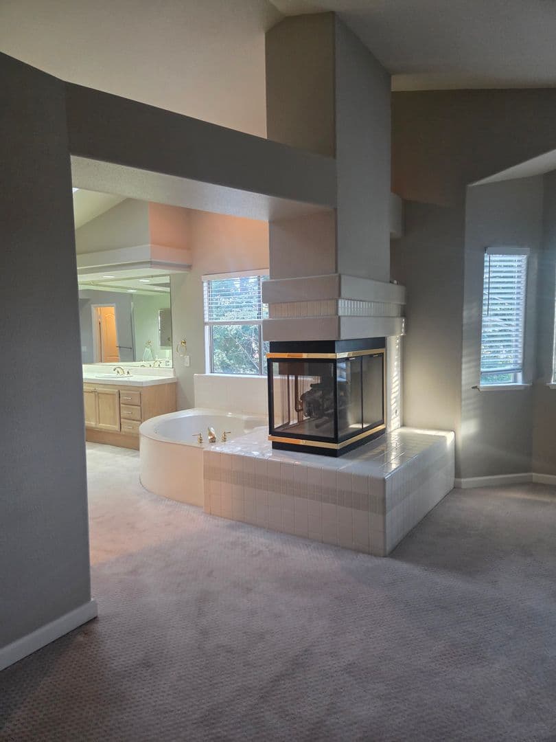 Folsom House: 365 N. Lexington Drive