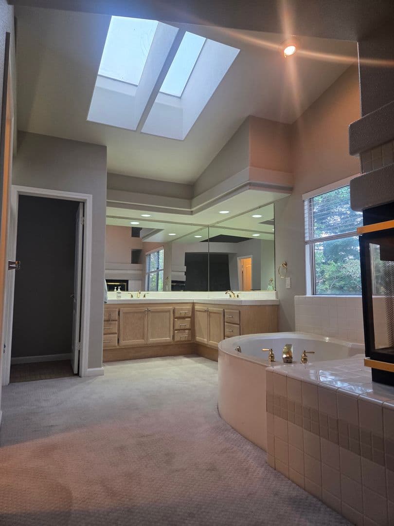 Folsom House: 365 N. Lexington Drive