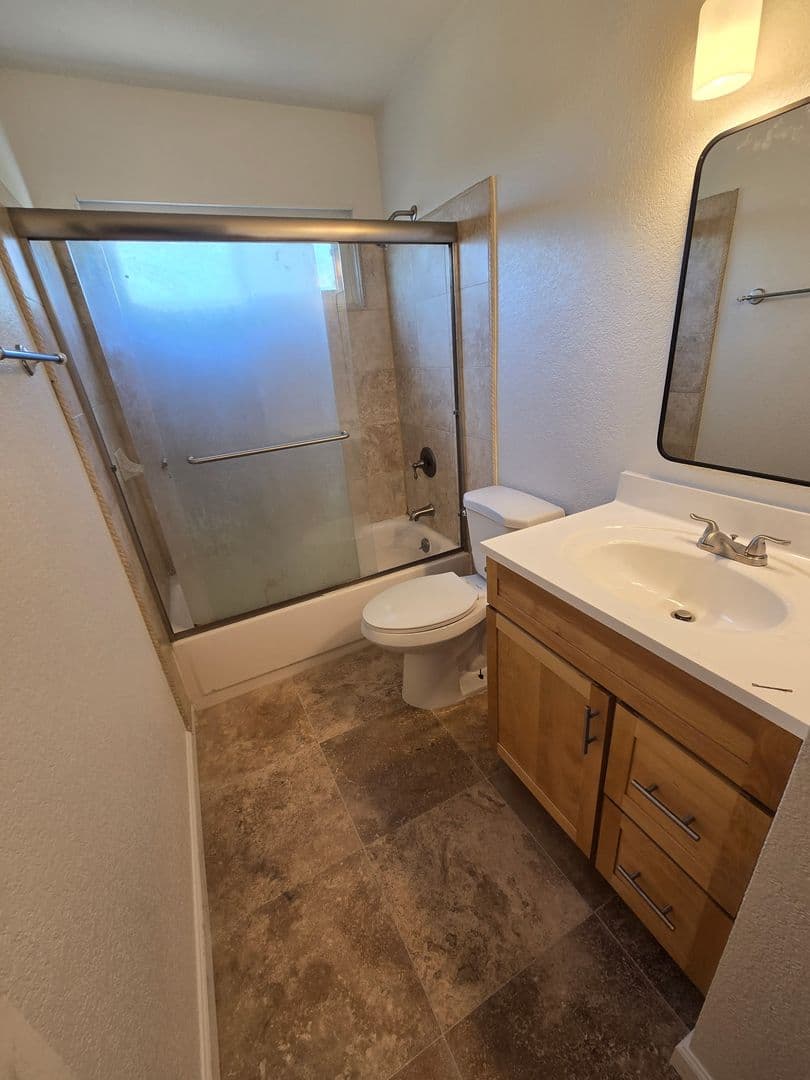 Sacramento House: 9412 Achates Circle