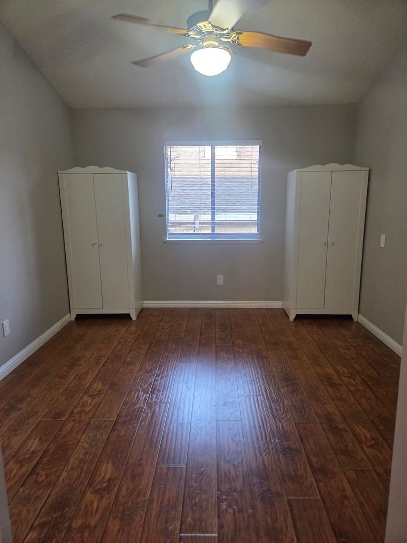 Folsom House: 365 N. Lexington Drive