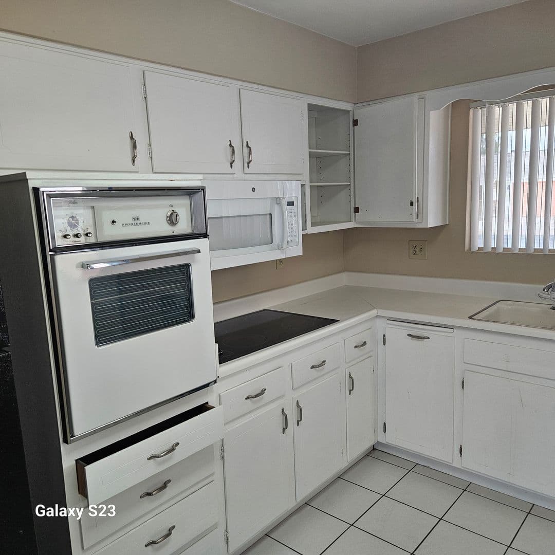 Sun City House: 10010 W. Andover Ave.