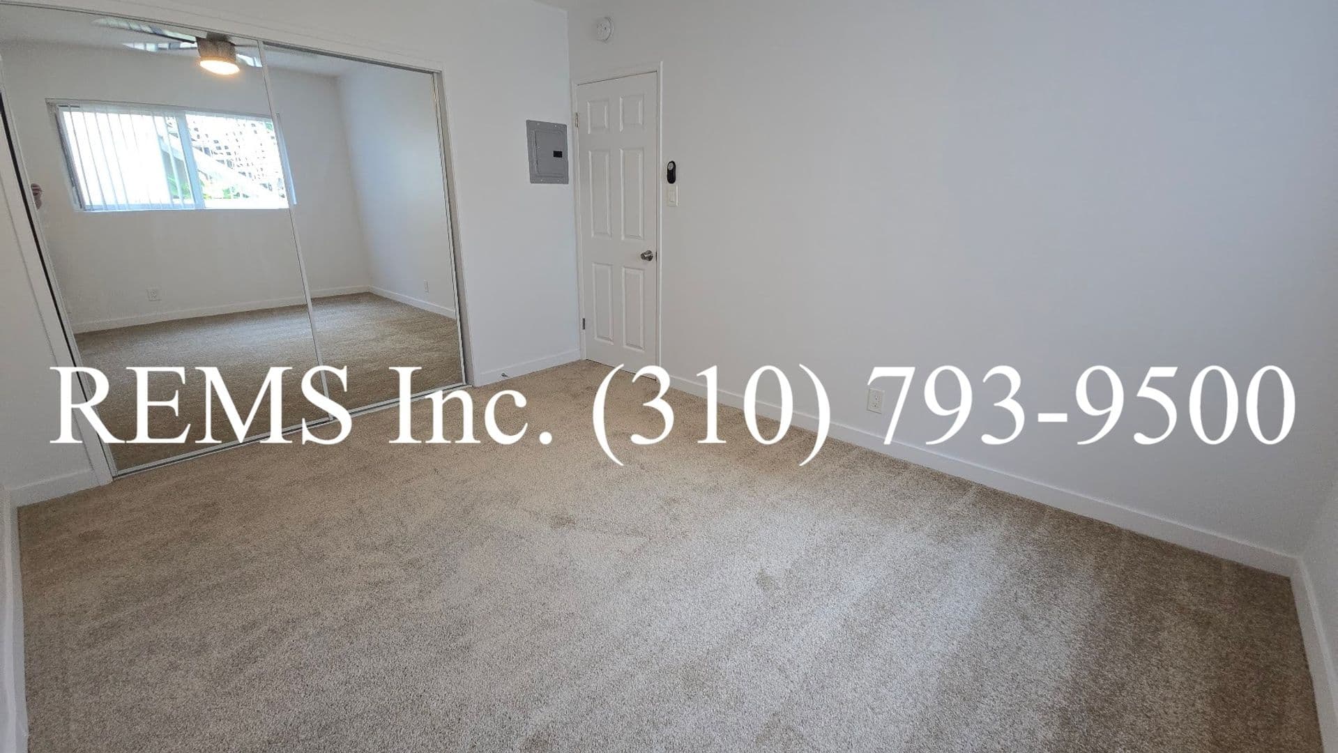 Hawthorne Apartment: 4954 W 119th Street