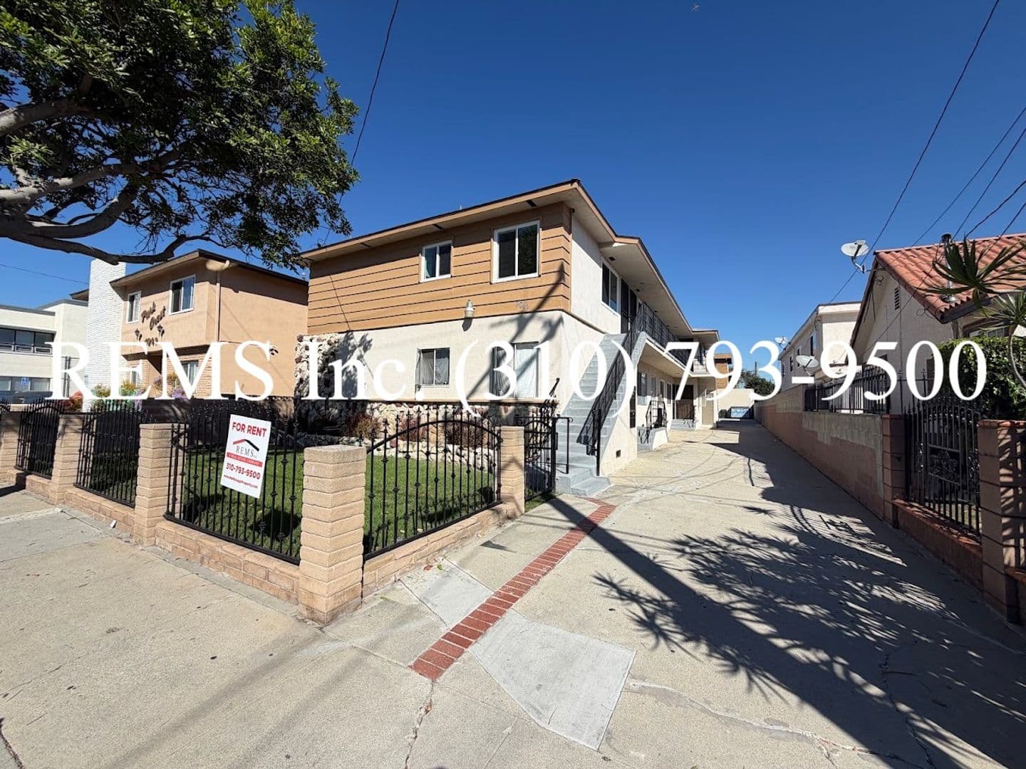 Hawthorne Apartment: 4041 W 139th Street
