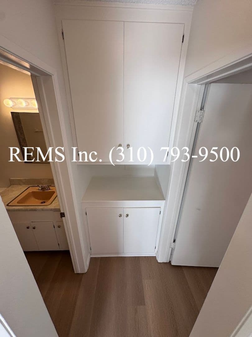 Long Beach Apartment: 2729 E. Spaulding Street