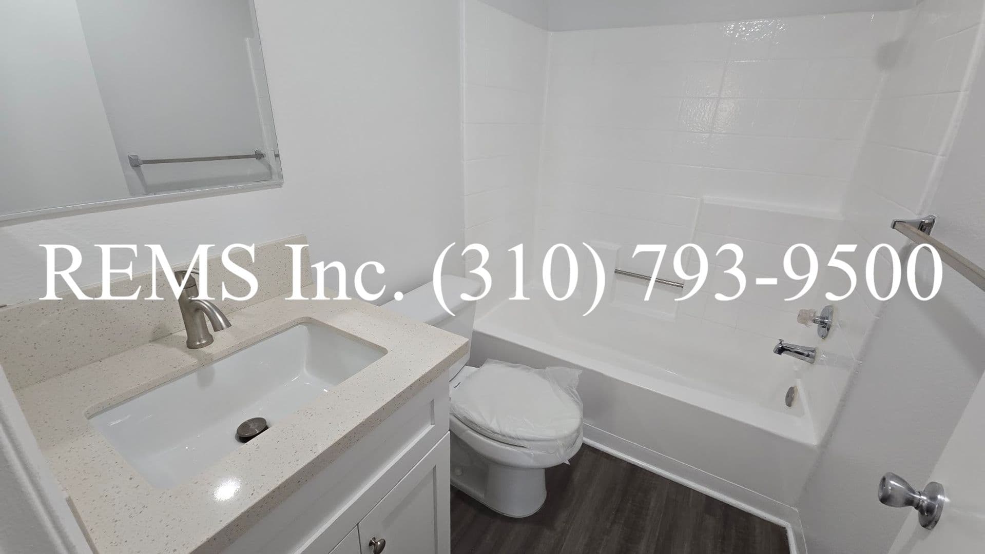 INGLEWOOD Apartment: 223 E. HYDE PARK BLVD