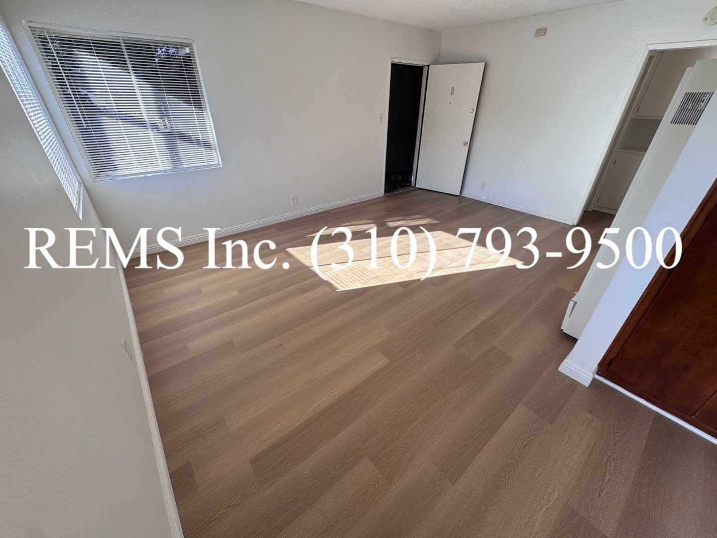 Long Beach Apartment: 2729 E. Spaulding Street