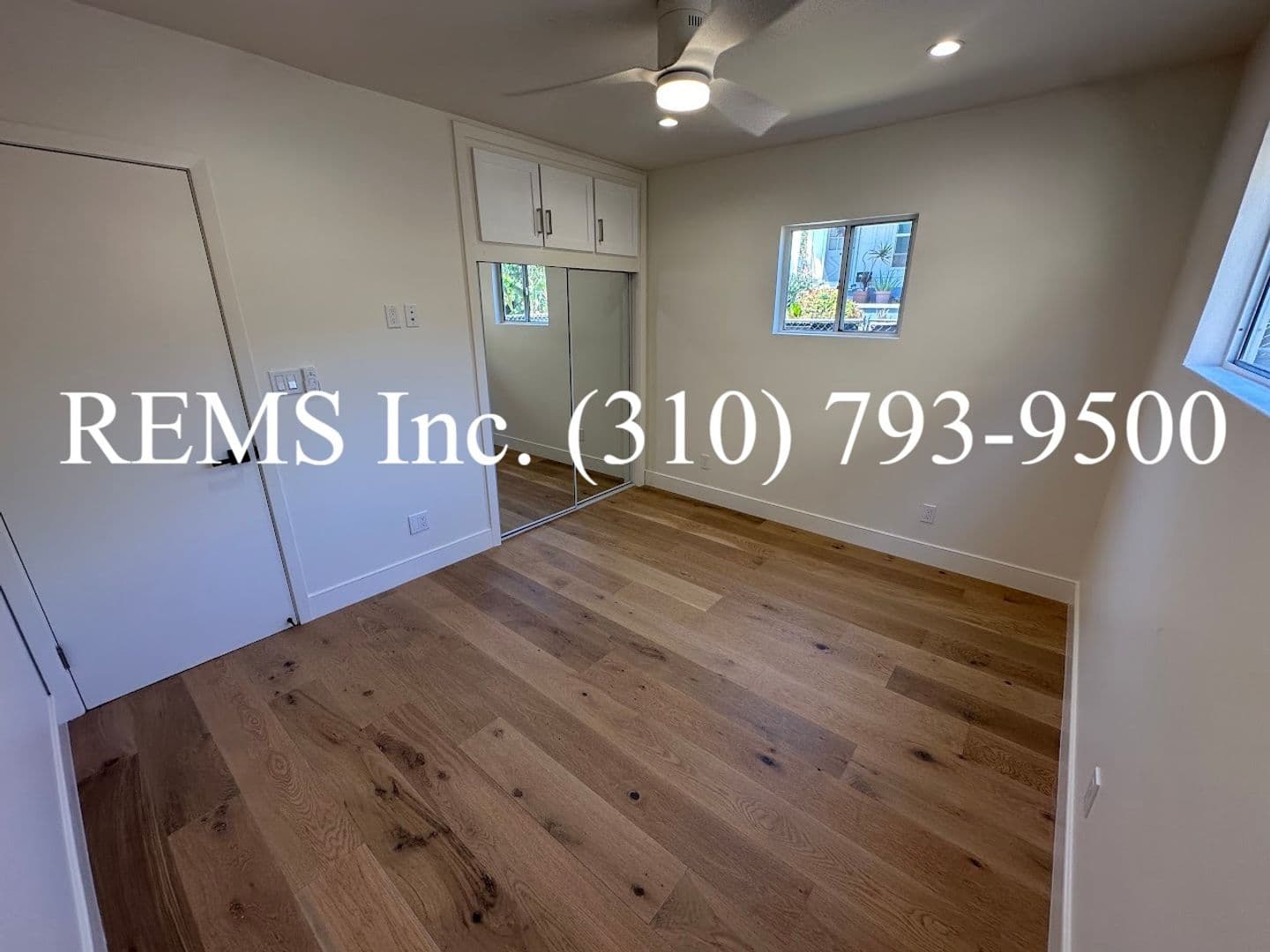 Inglewood Apartment: 806 Austin Ave