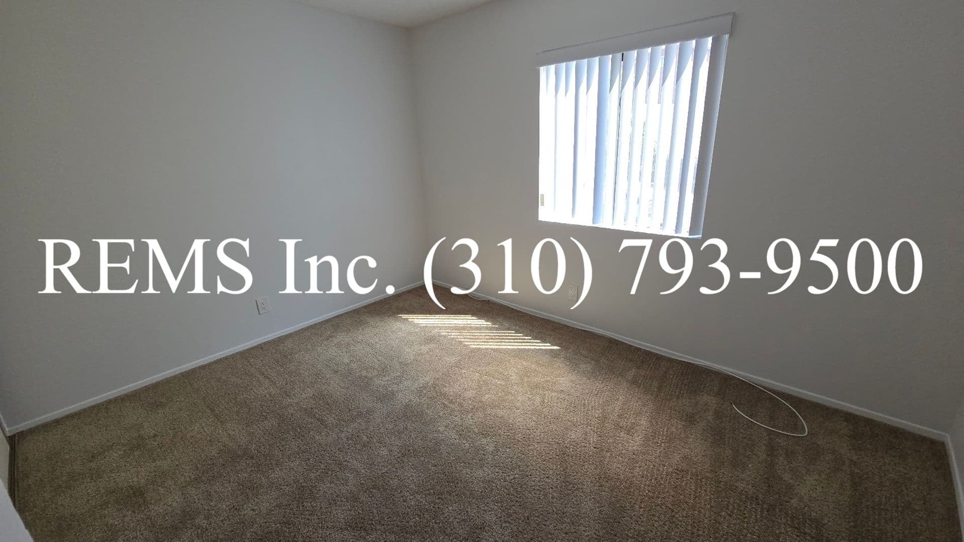 INGLEWOOD Apartment: 223 E. HYDE PARK BLVD