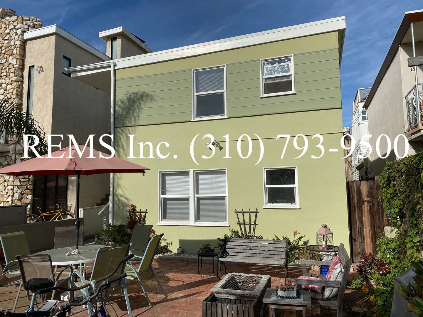 Hermosa Beach Apartment: 85 16th Street