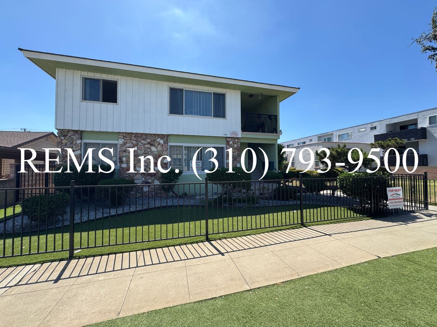 Inglewood Apartment: 533 S Osage Ave