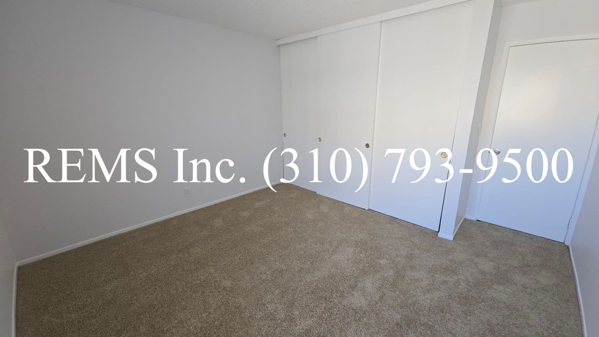 INGLEWOOD Apartment: 223 E. HYDE PARK BLVD