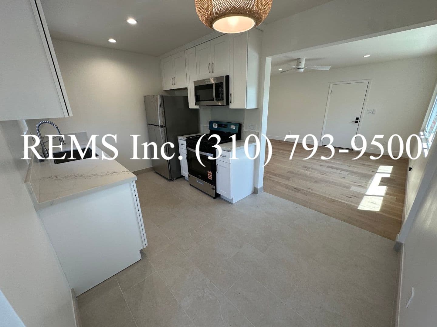 Inglewood Apartment: 806 Austin Ave