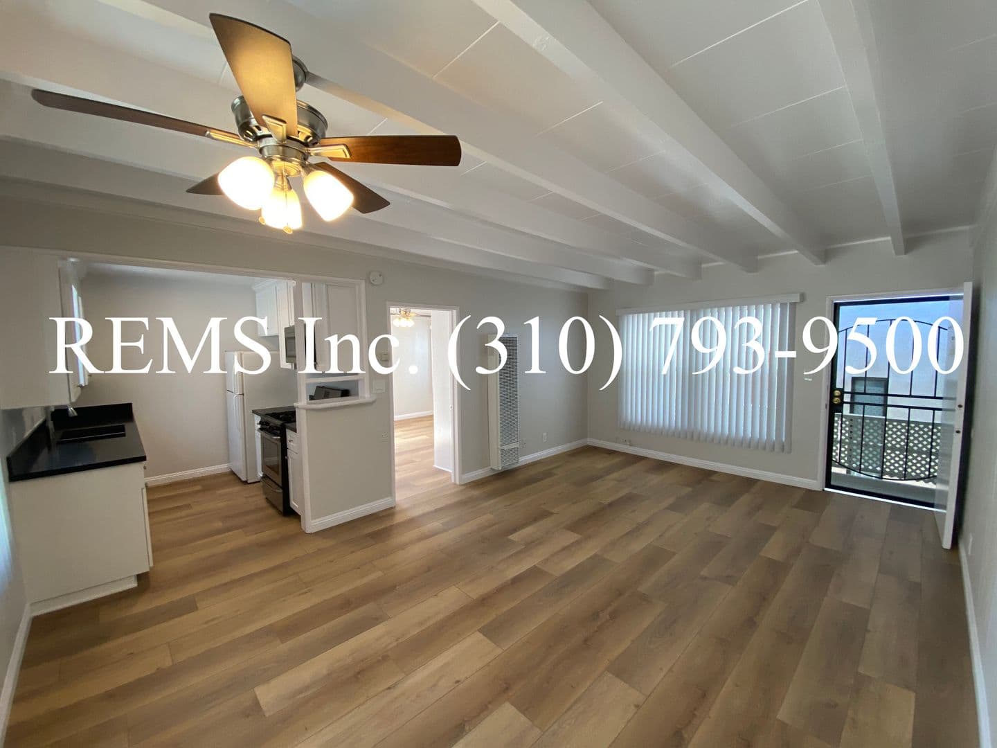 Hermosa Beach Apartment: 85 16th Street