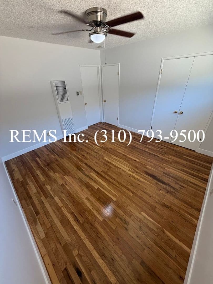 Hawthorne Apartment: 4041 W 139th Street