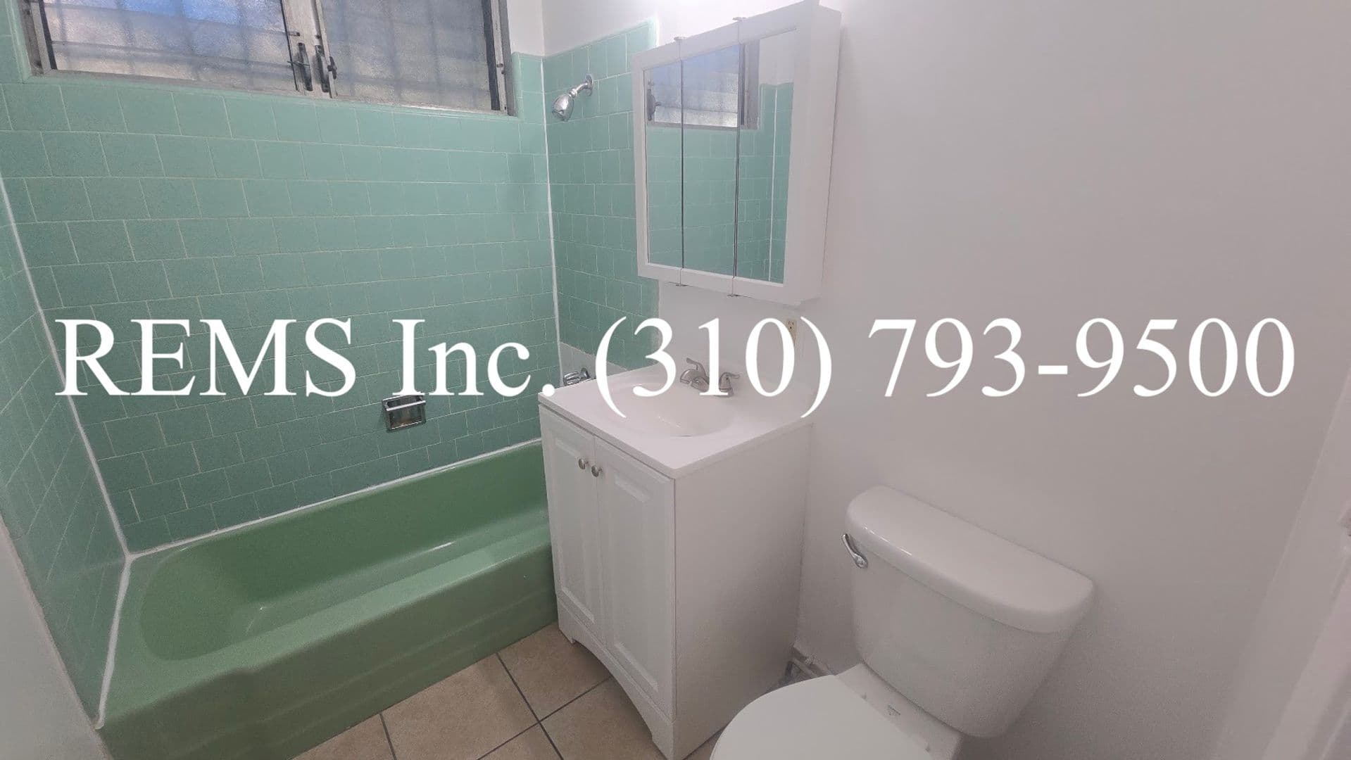 Los Angeles Apartment: 643 E 47th St