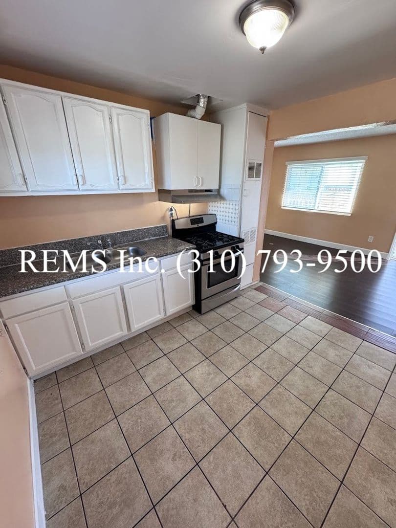 Compton Apartment: 12035 S Willowbrook Ave