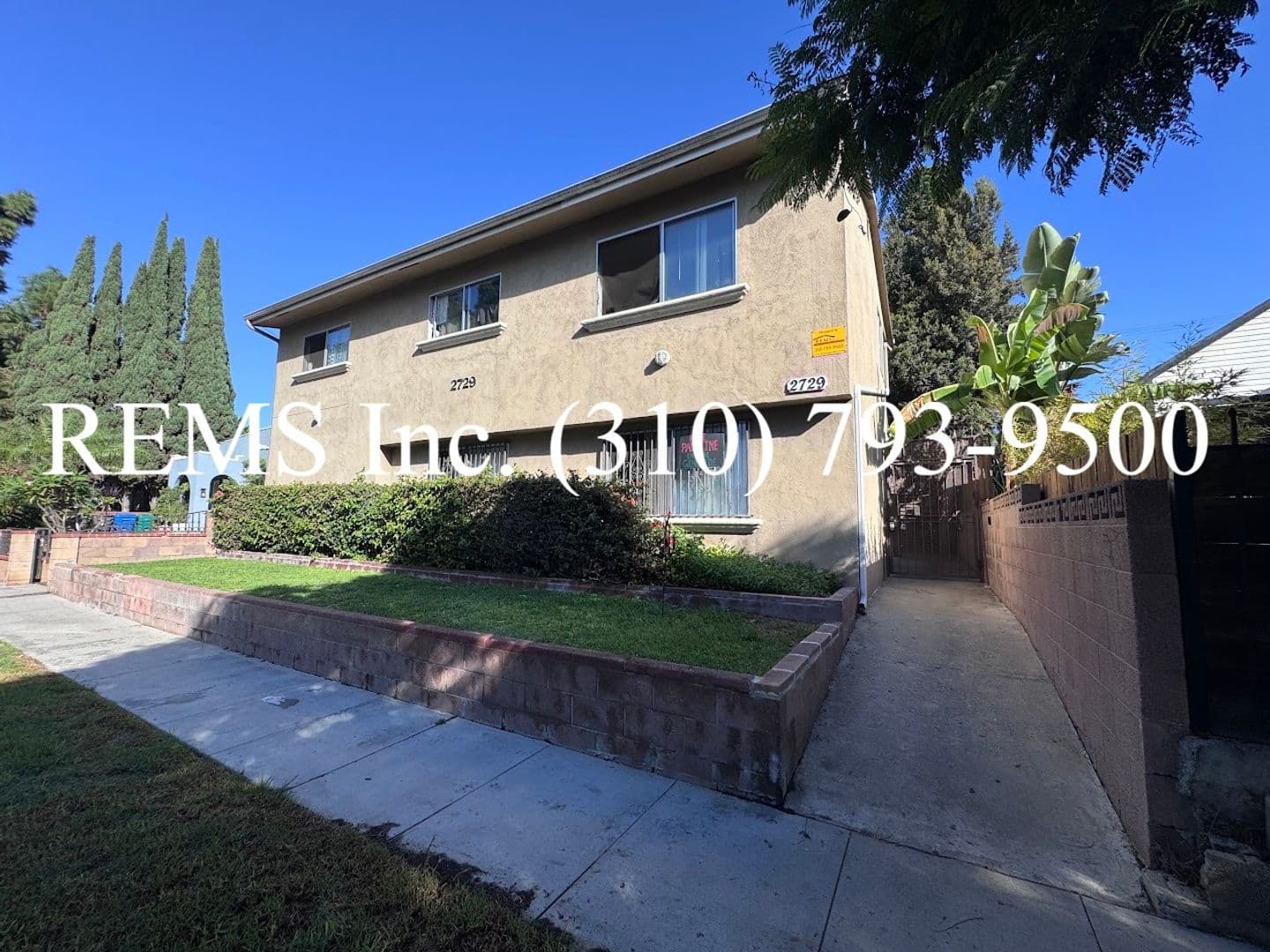Long Beach Apartment: 2729 E. Spaulding Street